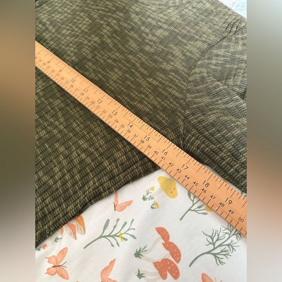 Free People Aura layering top deep army medium long sleeve - Picture 6 of 9